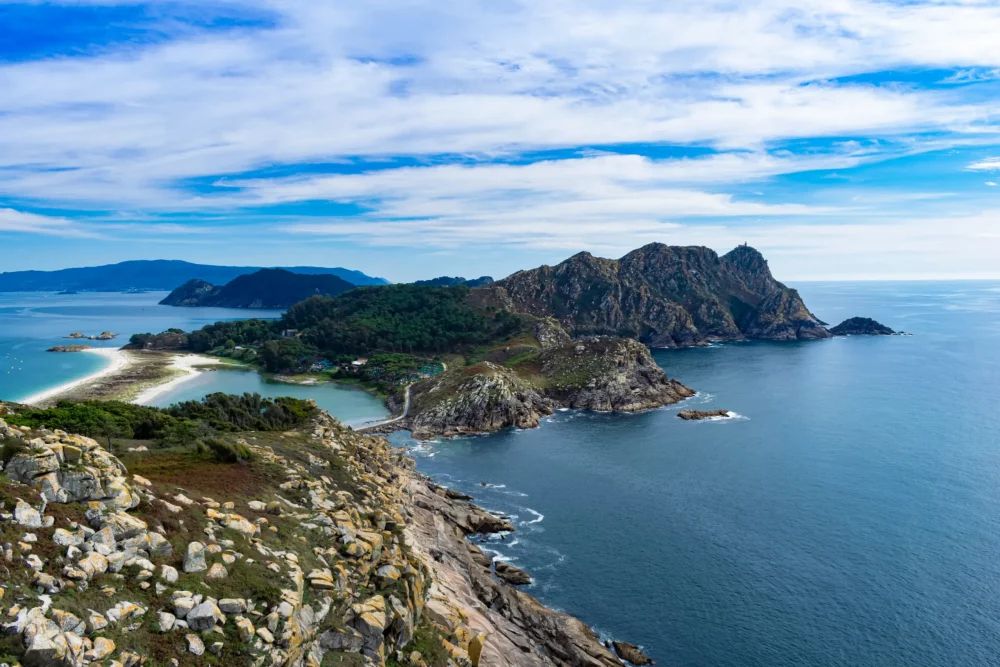 islas-cies-1000x667 - ¿Cuáles son los sitios más baratos para viajar en España?