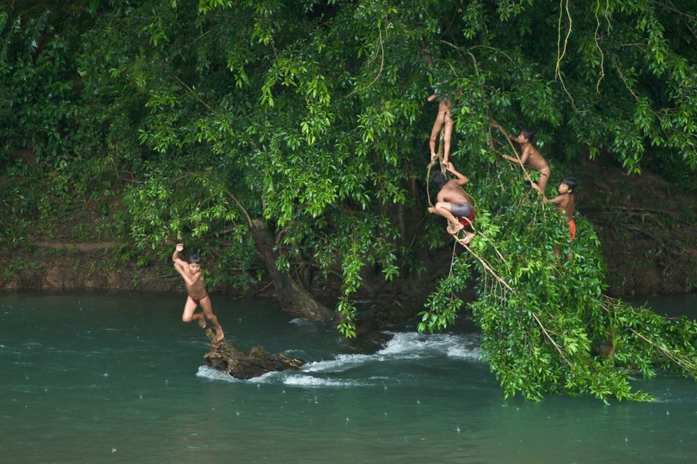 ninos-embera-1000x666 - Panamá: la vida a lo “hakuna matata” en la comunidad Emberá