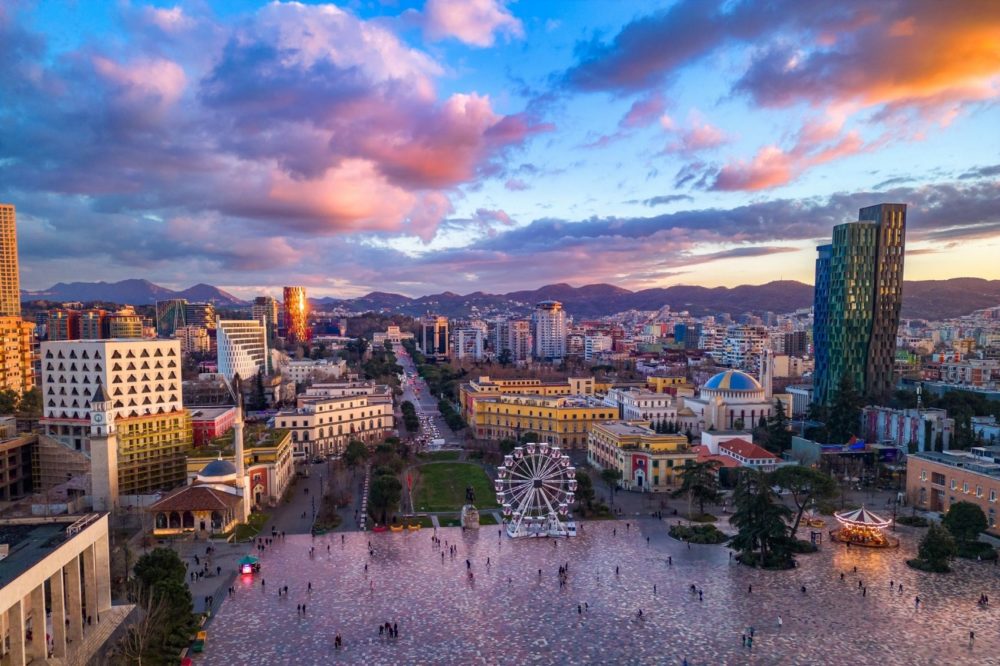 tirana-albania-1000x666 - 10 mejores lugares para nómadas digitales en Europa