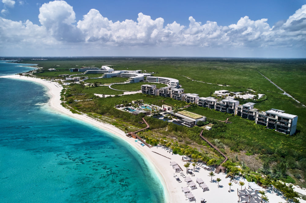 Etéreo: un santuario frente al mar entre manglares y playas vírgenes 