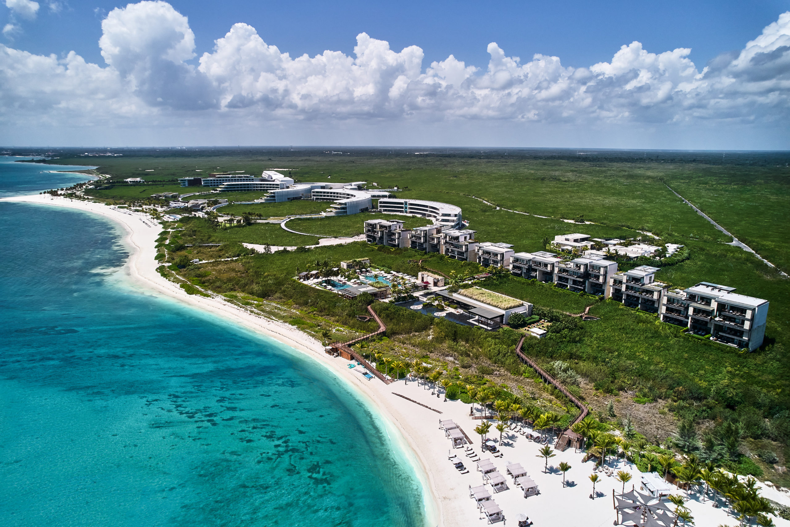 Etéreo: un santuario frente al mar entre manglares y playas vírgenes 