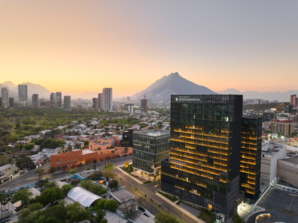 HP4-1000x749 - Monterrey, el hub que transforma el networking en 2025