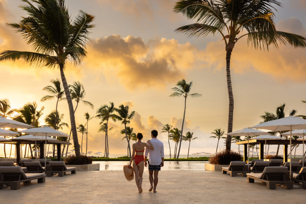 Hyatt-Zilara-Cap-Cana-Infinity-Pool-Sunrise-2-1000x667 - Hyatt Zilara Cap Cana: el resort all inclusive en donde solo piensas en disfrutar