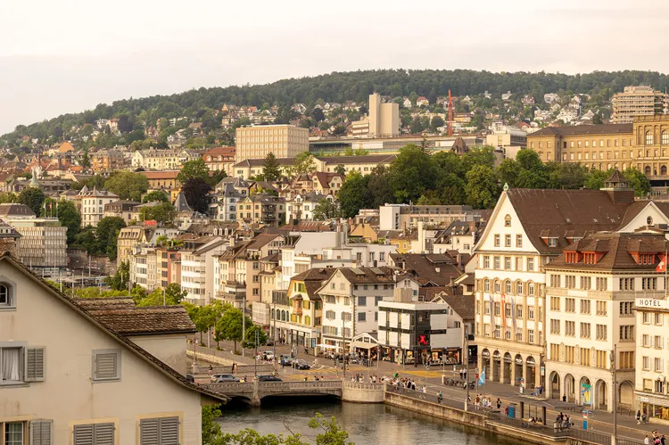 Zúrich le gana a Nueva York: la ciudad más cara para vivir en 2025 está en Suiza Zúrich le gana a Nueva York: la ciudad más cara para vivir en 2025 está en Suiza