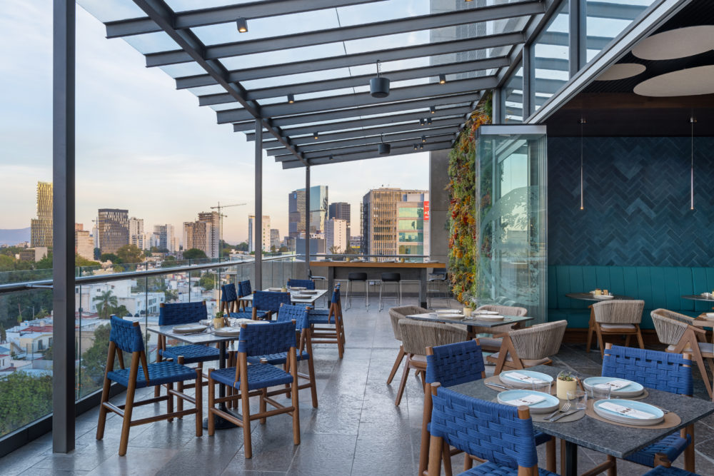 Voco-GDL-1000x667 - Hoteles Voco, un alojamiento cómodo y vanguardista en México 