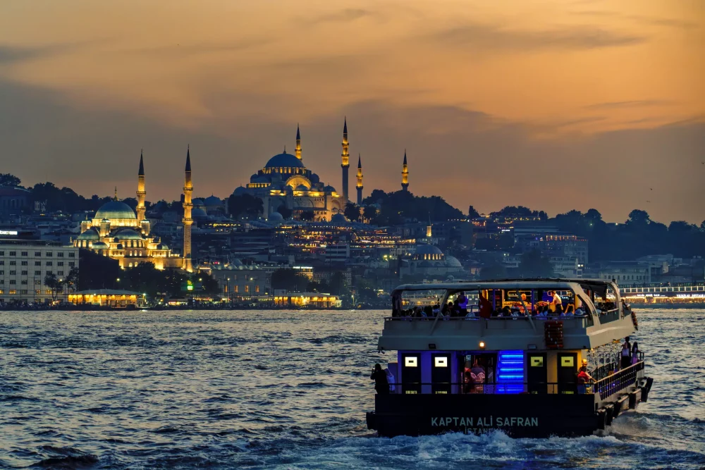 bosforo-estambul-1000x667 - ¿Cuáles son las mejores fechas para viajar a Estambul y qué hacer en la histórica perla turca?