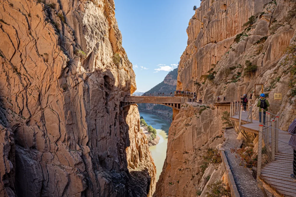 caminito-del-rey-1000x665 - 10 experiencias inolvidables para hacer en España con amigos