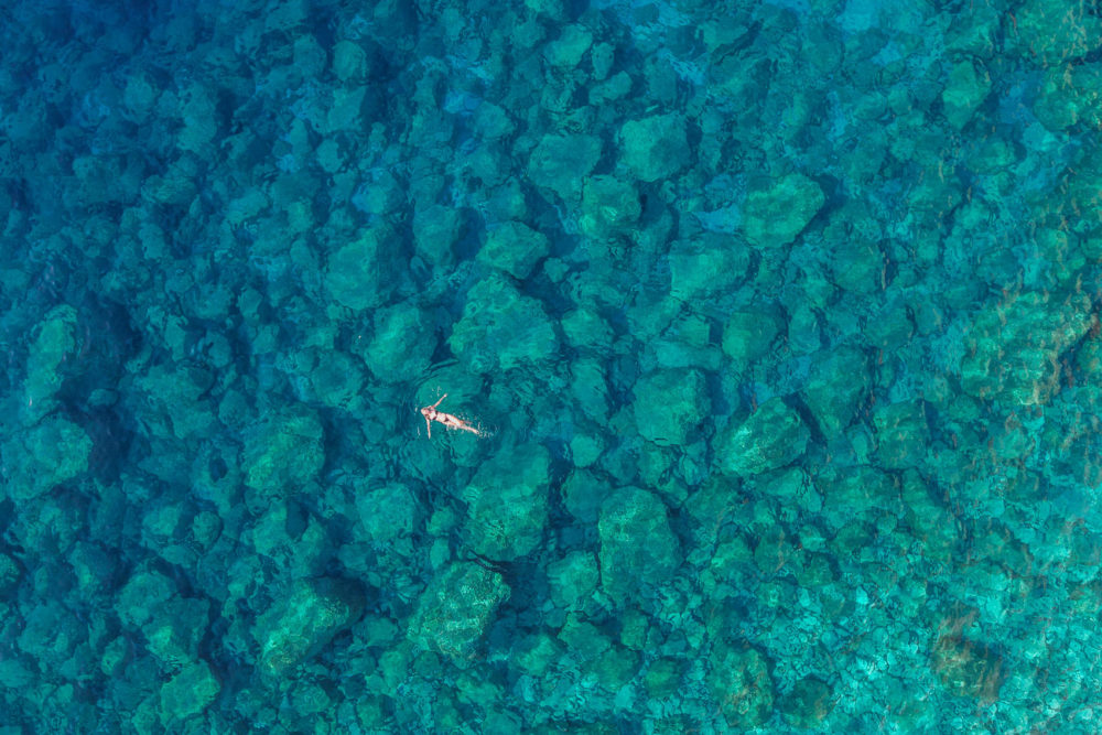 Dos caras del Egeo: contrastes de las islas griegas en Miconos y Folégandros