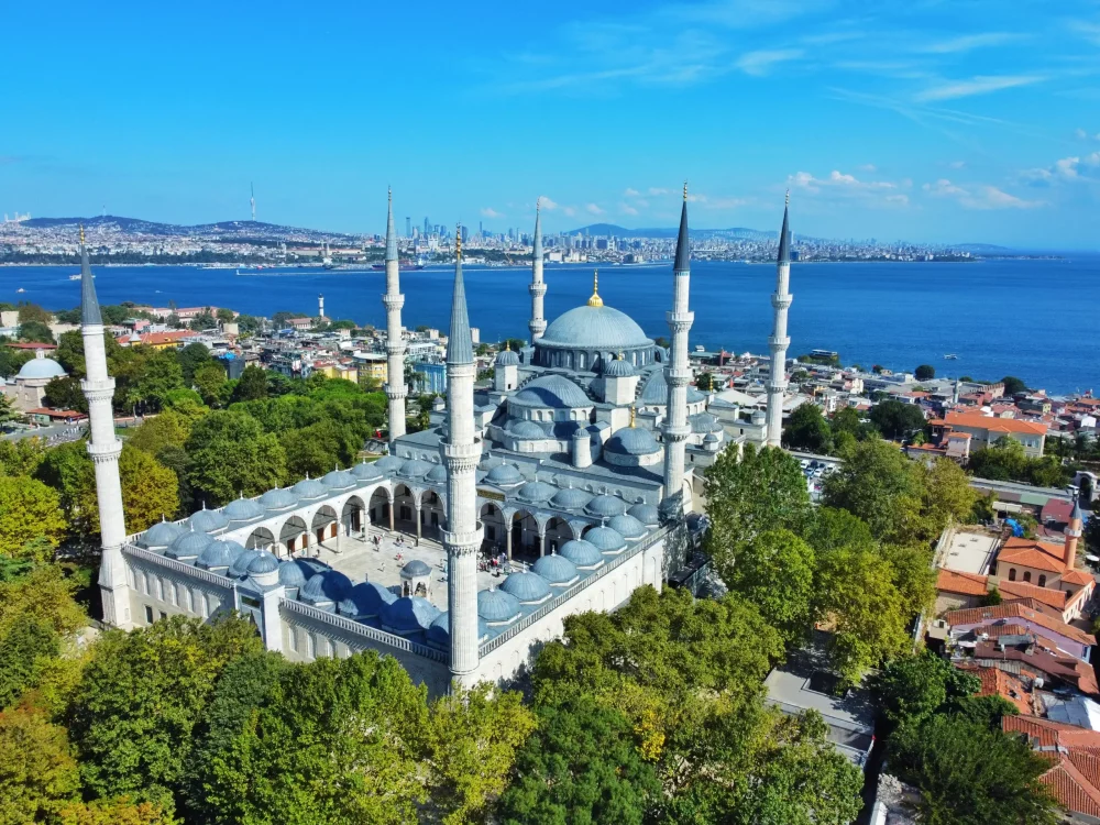mezquita-azul-estambul-1000x750 - ¿Cuáles son las mejores fechas para viajar a Estambul y qué hacer en la histórica perla turca?