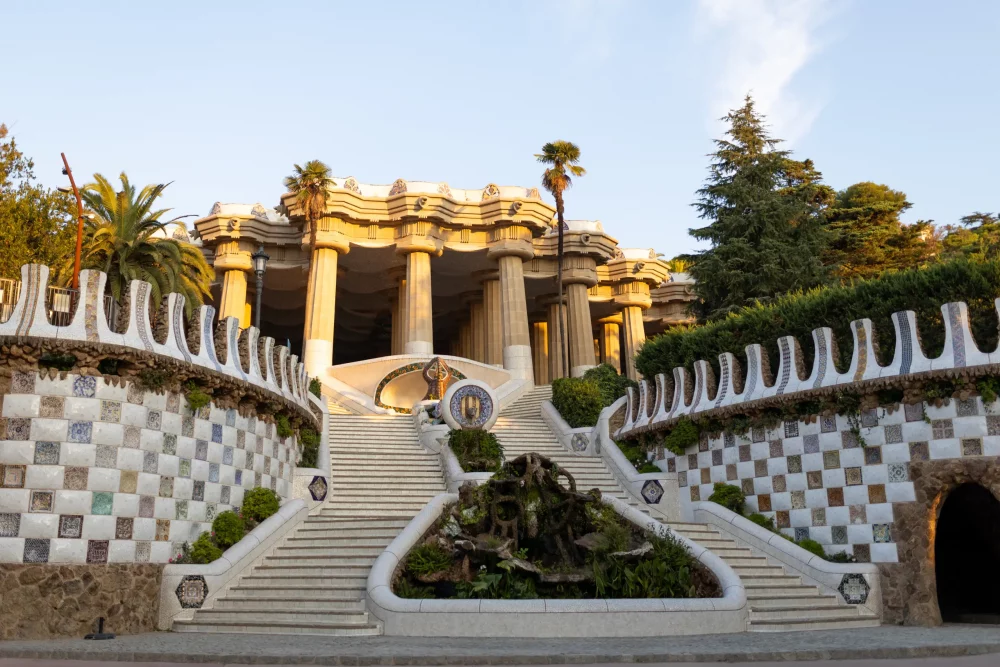 parque-guell-barcelona-1000x667 - Cruceros desde Barcelona: destinos, navieras y experiencias únicas