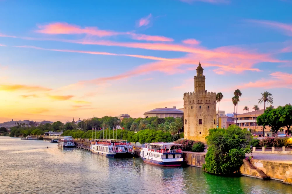 sevilla-1000x667 - 20 destinos imprescindibles para viajar solo por todo el mundo