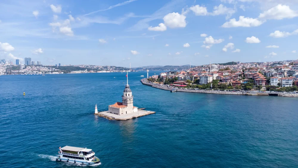 torre-de-la-doncella-estambul-1000x563 - ¿Cuáles son las mejores fechas para viajar a Estambul y qué hacer en la histórica perla turca?