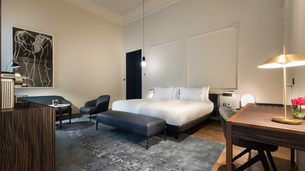 Mercer-Sevilla-Hab_101_01-1000x563 - Mercer Hotel Sevilla 5*GL: Un palacio donde la historia y el arte se encuentran con la quietud contemporánea