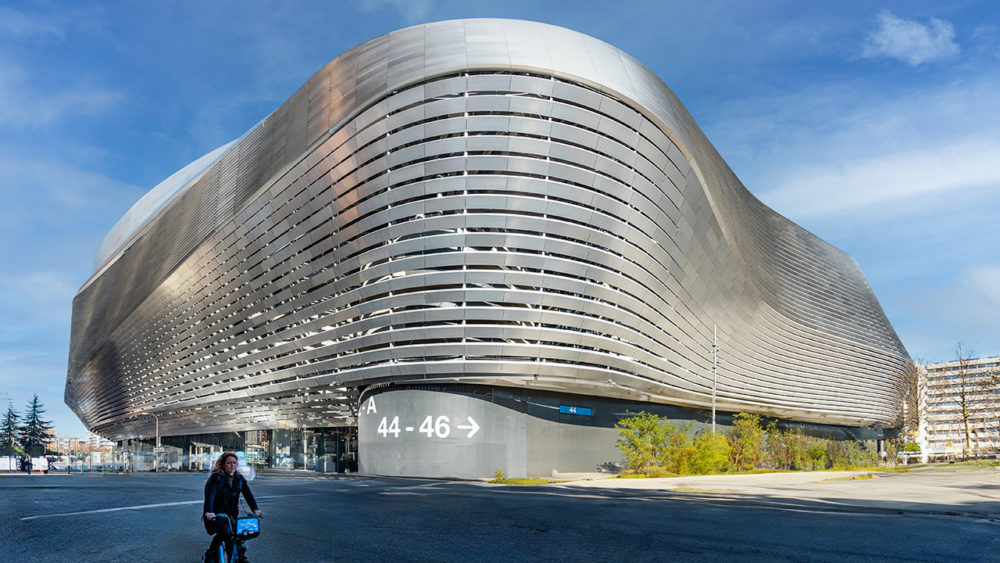 SANTIAGO-BERNABEU_5@MADRIDDESTINO-copia-1000x563 - Un Madrid inesperado: la nueva ruta para descubrirla desde tres barrios auténticos