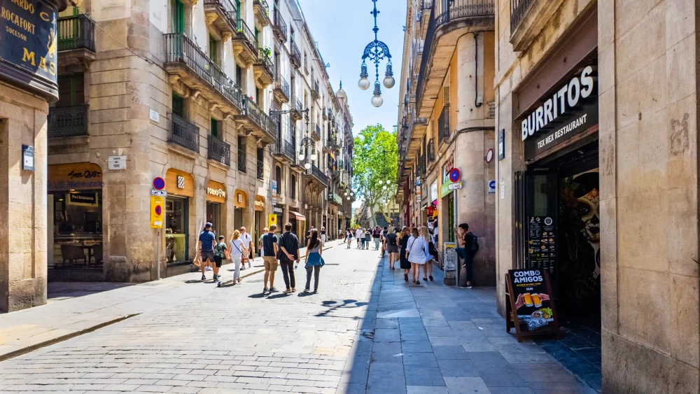 el-raval-barcelona-1000x563 - La Barcelona de Eduardo Mendoza: la ciudad en la obra del nuevo Princesa de Asturias