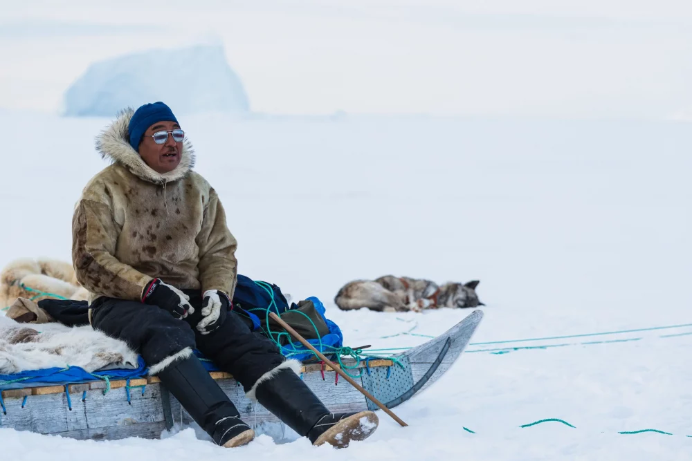inuit-groenlandia-1000x667 - ¿Se puede viajar a Groenlandia? Conoce más sobre la isla que está en boca de todos