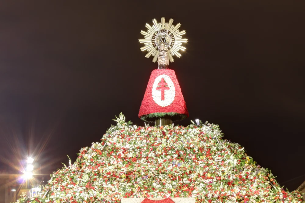 ofrenda-de-flores-zaragoza-1000x666 - Zaragoza se viste de fiesta: comienzan las Fiestas del Pilar 2025