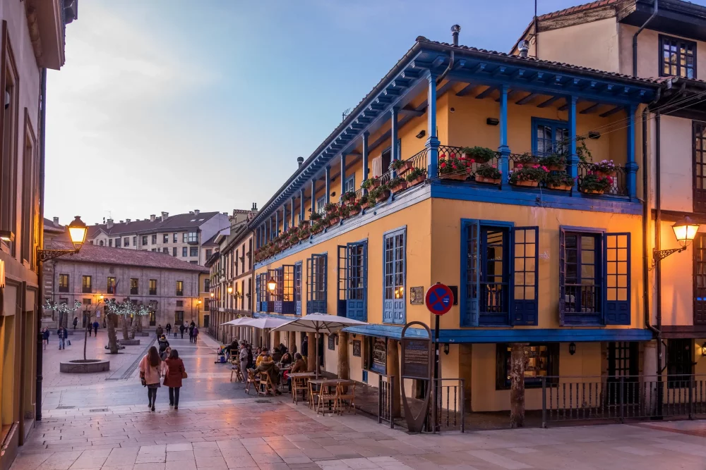 oviedo-casco-historico-1000x667 - Oviedo, siete planes en la ciudad perfecta para pasar un fin de semana