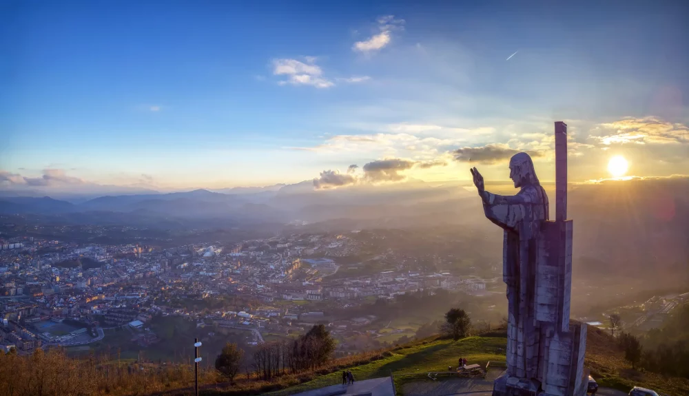oviedo-cristo-naranco-1000x575 - Oviedo, siete planes en la ciudad perfecta para pasar un fin de semana
