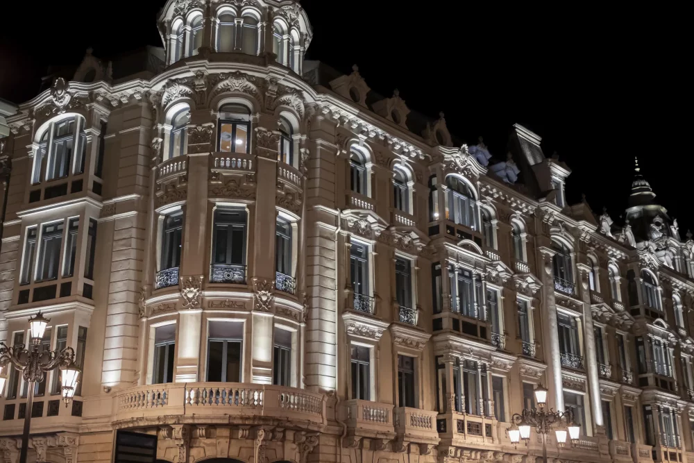 oviedo-noche-1000x667 - Oviedo, siete planes en la ciudad perfecta para pasar un fin de semana