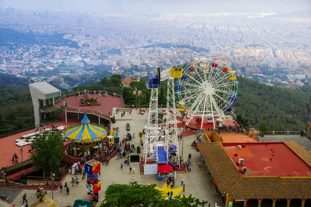 parque-tibidabo-barcelona-1000x668 - Los mejores planes de Halloween en Barcelona para que pases la noche más terrorífica