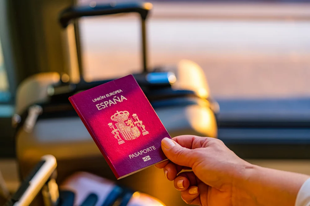 pasaporte-1000x667 - ¿Cómo preparar tu viaje de última hora?