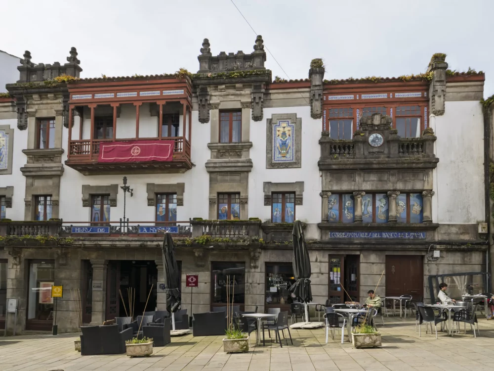 plaza-constitucion-betanzos-1000x750 - Betanzos: la región gallega que tiene mucho más que sus polémicas tortillas