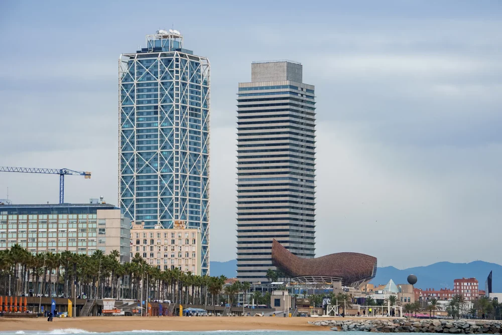 puerto-olimpico-barcelona-1000x668 - La Barcelona de Eduardo Mendoza: la ciudad en la obra del nuevo Princesa de Asturias