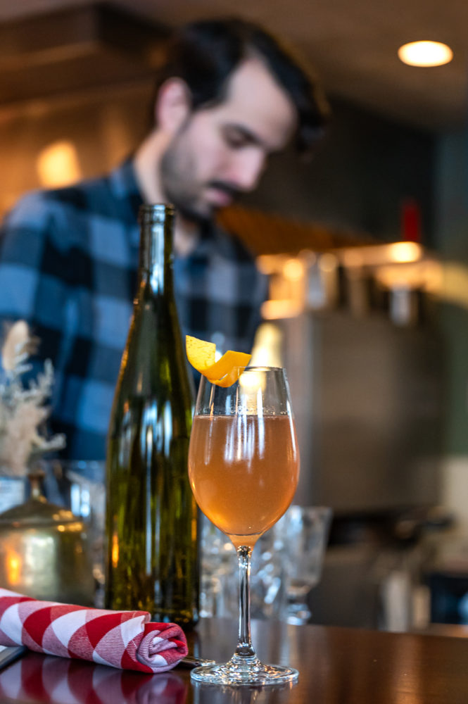 restaurante-St-Lawrence-Vancouver-Michelin-Marck-Gutt-665x1000 - Vancouver a mordidas: estrellas Michelin, Dine Out y brunch de campeones