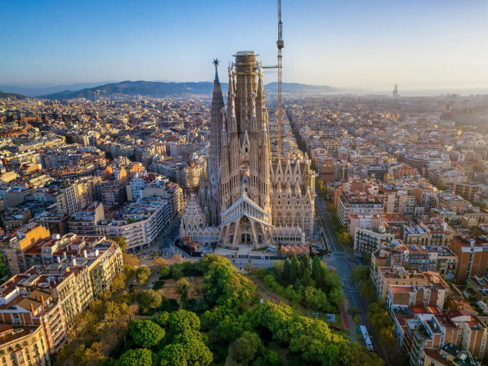 sagrada-familia-1000x750 - ¿Cuáles son los 10 países más visitados de Europa?