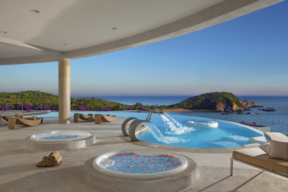 Olvídate del mundo en Dreams y Secrets Huatulco Resort & Spa