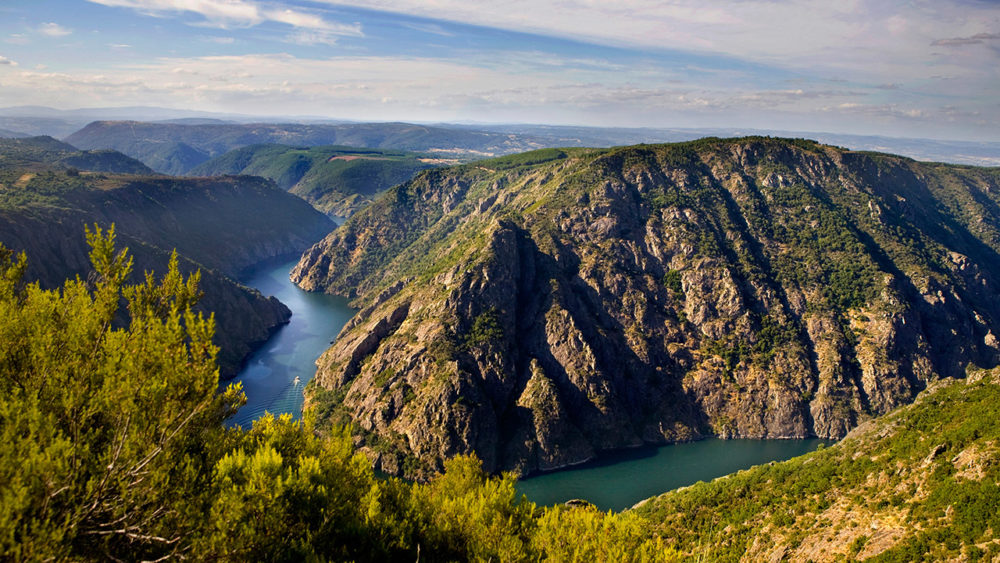 01-Canon-do-rio-Sil-copia-1000x563 - La permanente Galicia y el renacer verde del norte