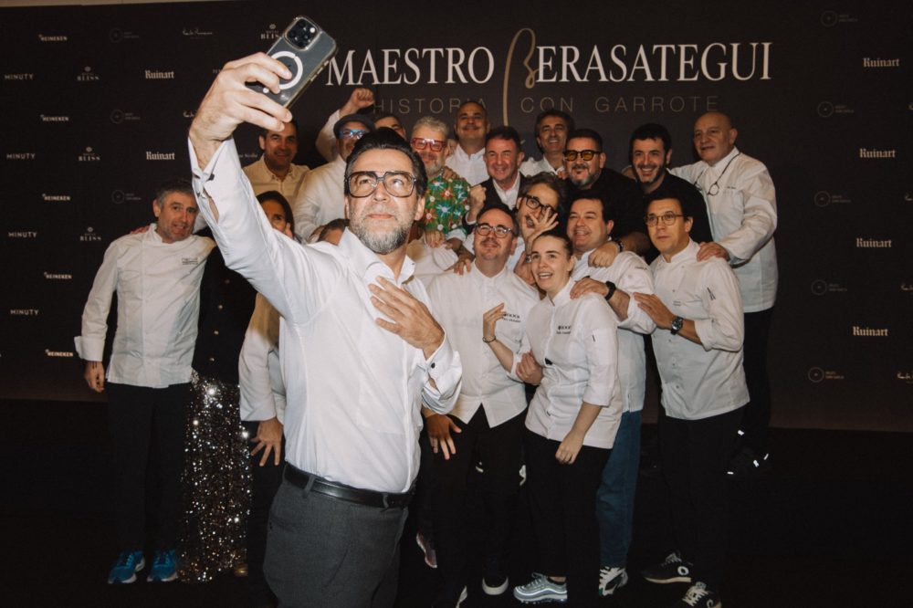 2e0a2d60-5b0b-4f00-ba77-7bcf13f8ecf2-1000x666 - La élite culinaria española celebra el legado de Martín Berasategui en Puente Romano Marbella