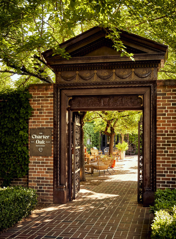 Charter_Oak_Summer_22__1056-738x1000 - The Charter Oak, una oda a la sencillez de Napa Valley