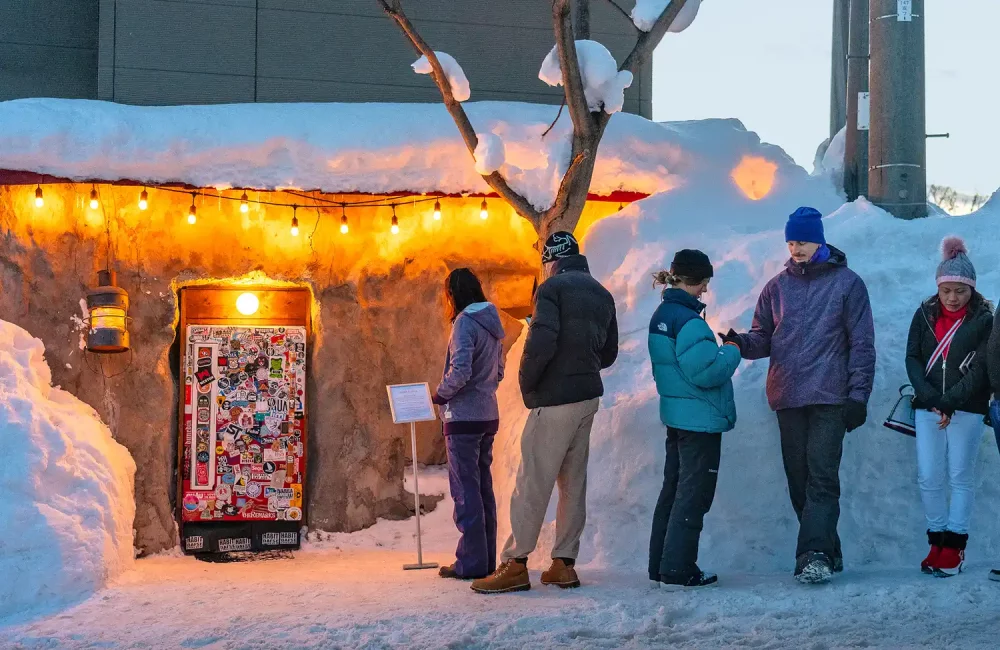 TAL-bar-gyu-plus-NISEKOSKIING1225-a024caed0cf643ccadd8b21b01282a32-1000x650 - Esquí nocturno: vive esta experiencia en Japón