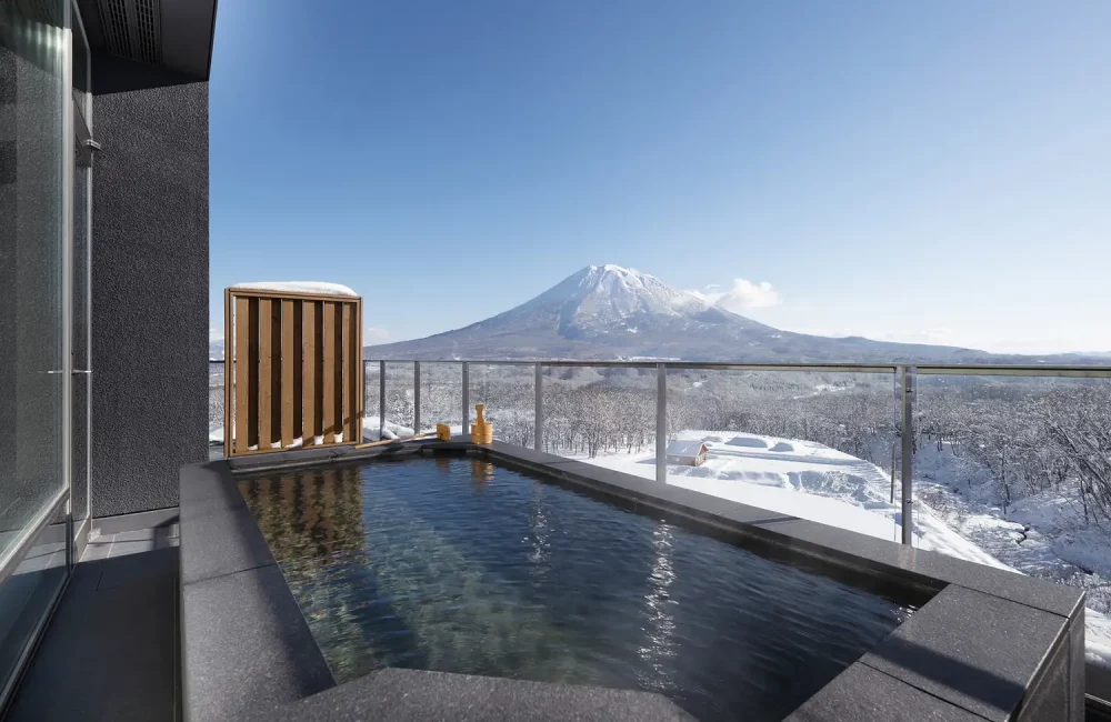 TAL-setsu-private-onsen-NISEKOSKIING1225-87e33cf3378d4474a6d7426df2d840a8-1000x650 - Esquí nocturno: vive esta experiencia en Japón