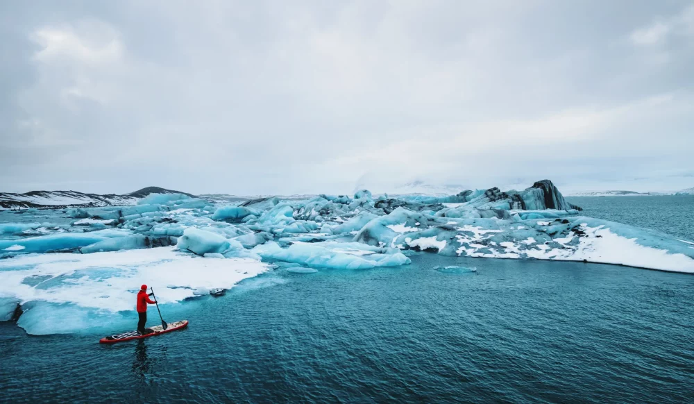 Descubre la cascada de sangre escondida en el hielo