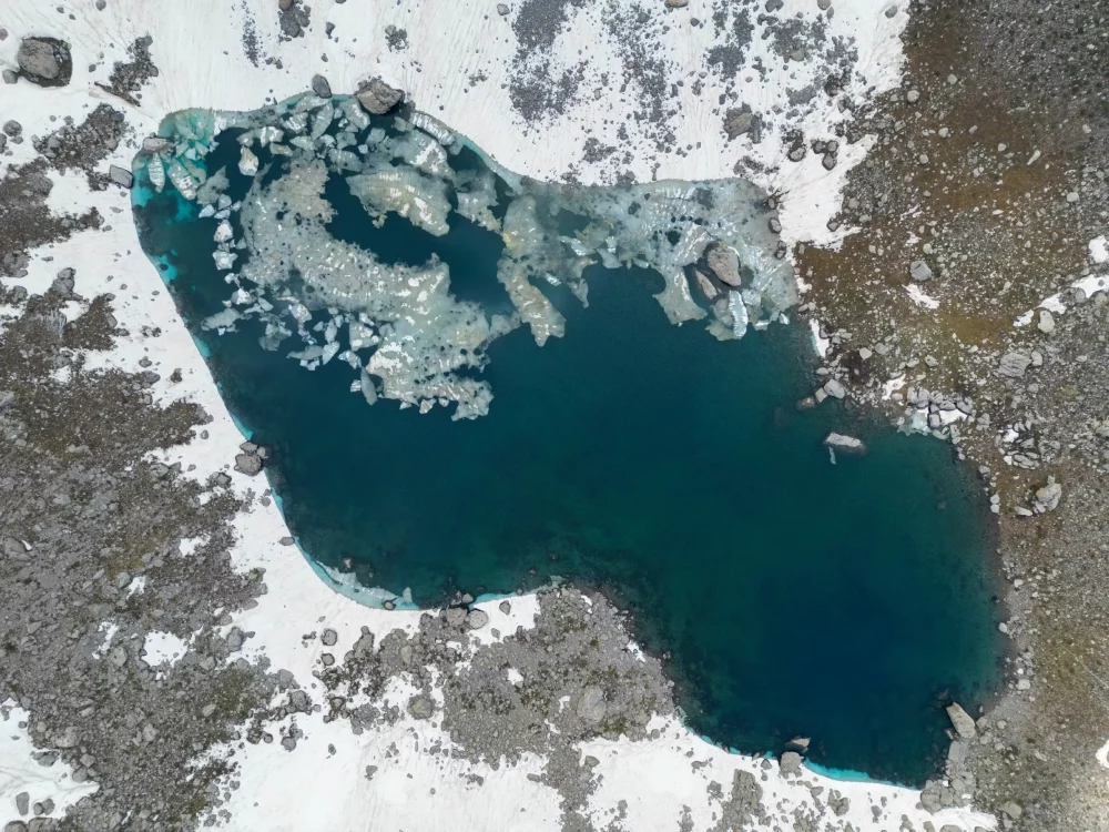 lago-glacial-antartida-1000x750 - Descubre la cascada de sangre escondida en el hielo