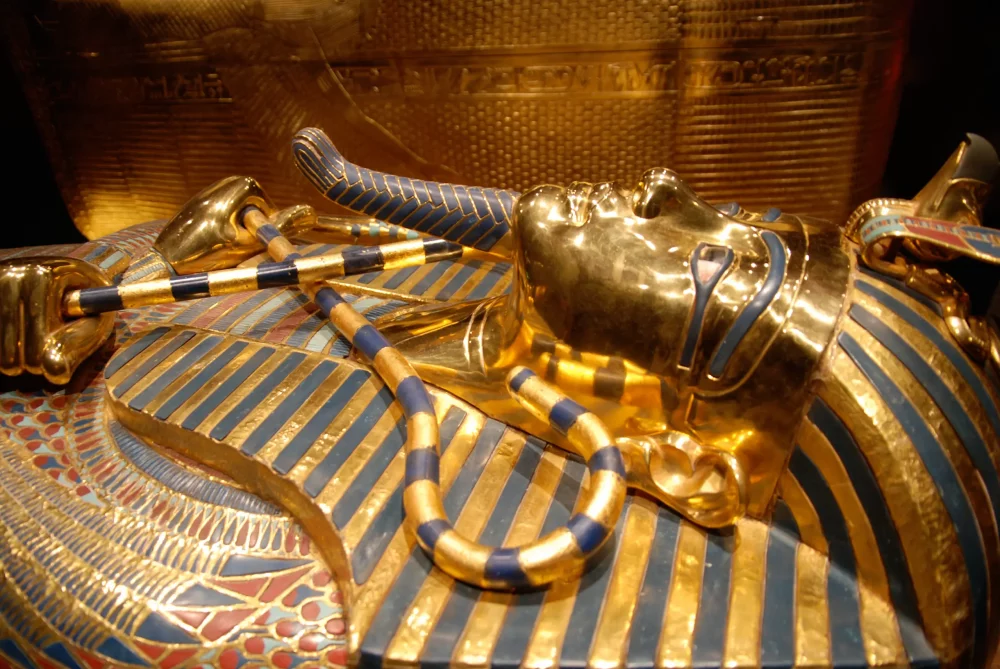 mascara-tutankamon-1000x669 - Abre el Gran Museo Egipcio en Giza, descubre los tesoros que alberga