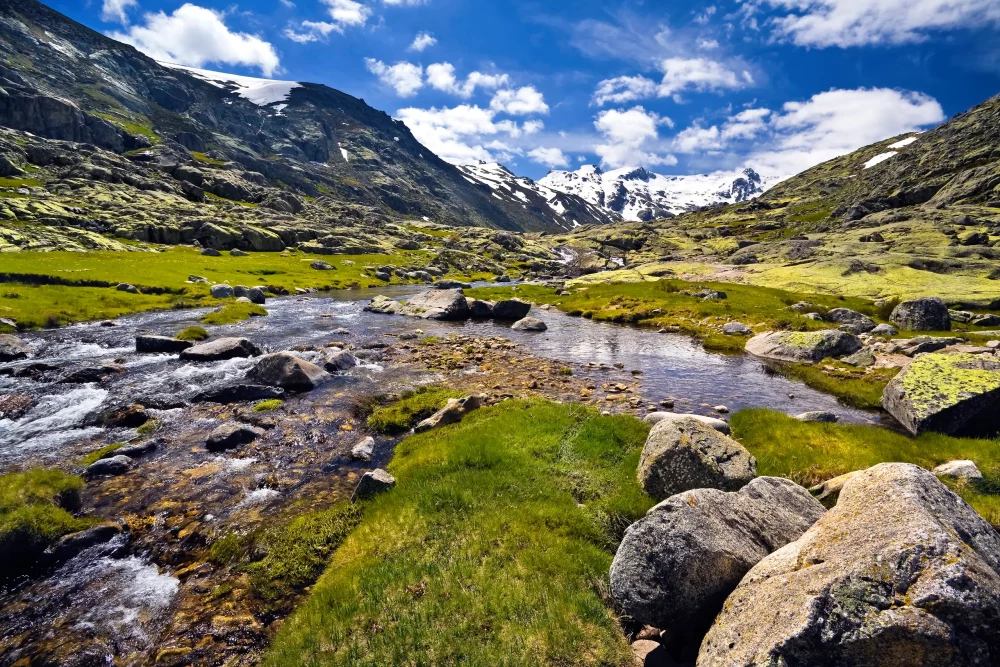 sierra-de-gredos-1000x667 - Seis destinos ideales si no tienes dónde ir en Nochevieja