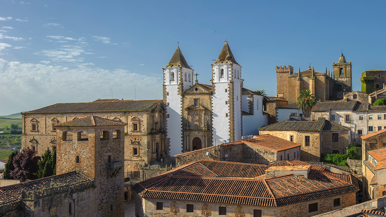 Cáceres, un viaje íntimo al corazón monumental de Extremadura