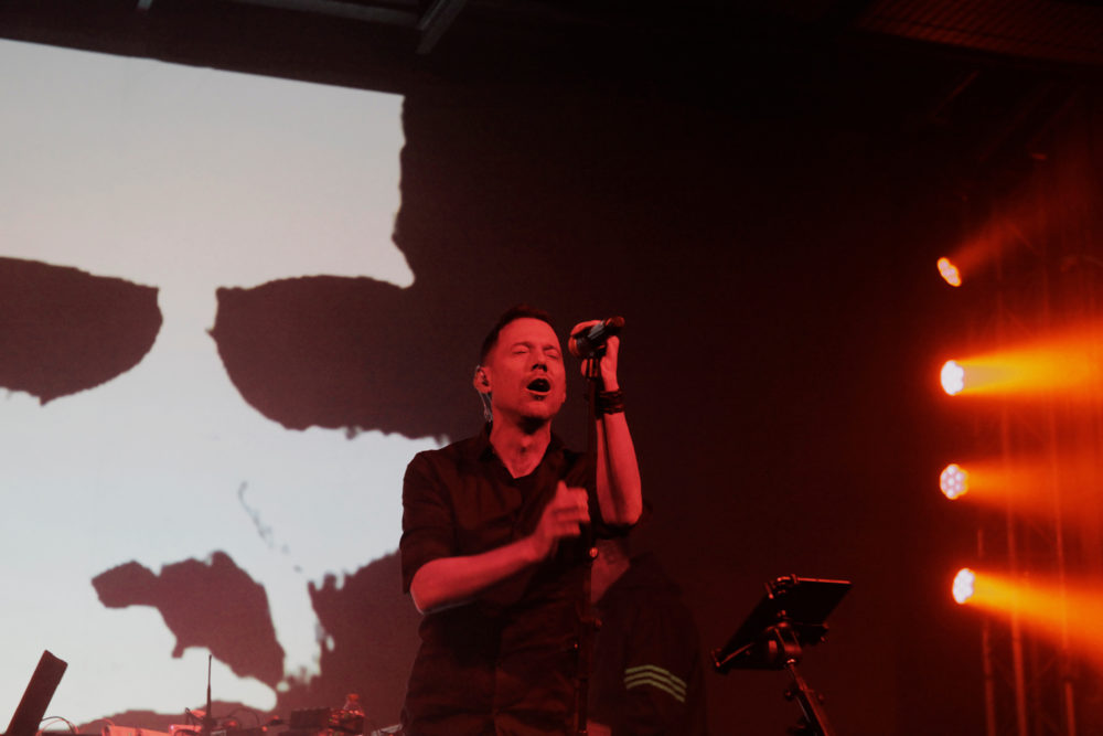 Copia-de-IN-STRICT-CONFIDENCE-by-luken-Obra-2024-1000x667 - Sonidos oscuros y arquitectura industrial en Barcelona: una escapada al Ombra Festival en pleno invierno mediterráneo