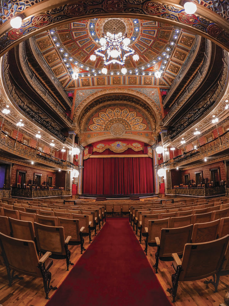 GUANAJUATO-CAPITAL-TEATRO-JUAREZ-INTERIOR_-750x1000 - Guanajuato Capital sorprende con energía artística y alma colonial