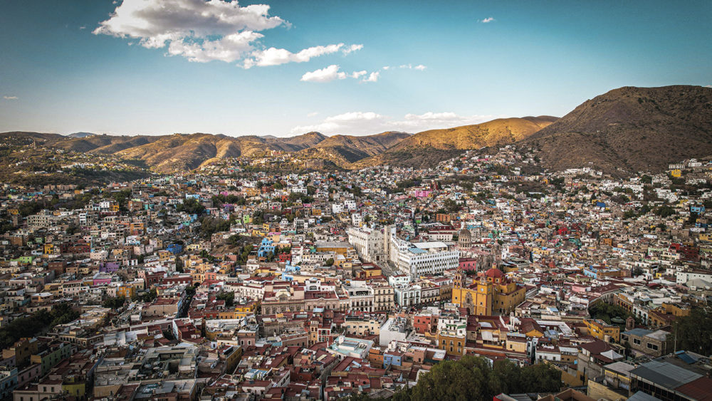 GUANAJUATO-PANORAMICA-ALTA-1000x563 - Guanajuato Capital sorprende con energía artística y alma colonial