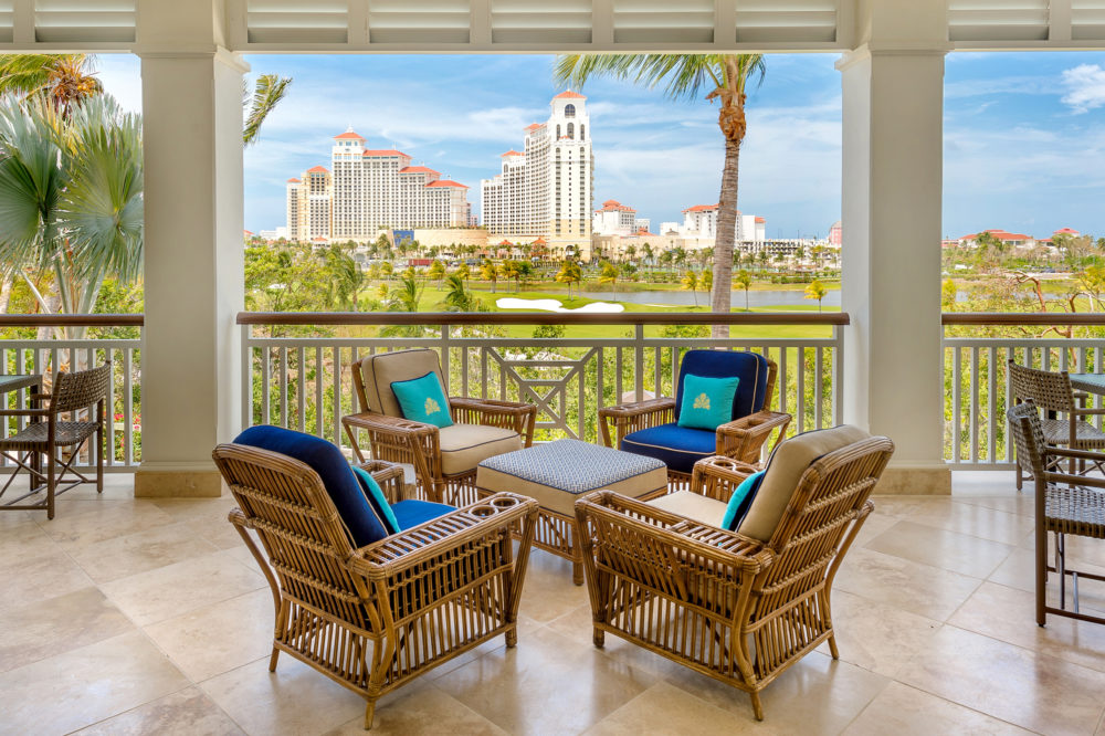 Grand-Hyatt-Baha-Mar-Royal-Blue-Tavern-View-1000x666 - Tu siguiente escape caribeño: Grand Hyatt Baha Mar