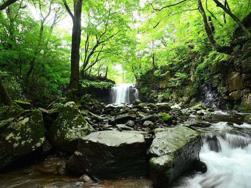 Mazeno-valley - Más allá de Tokio, Osaka y Kioto, Japón se conoce diferente en Aso City