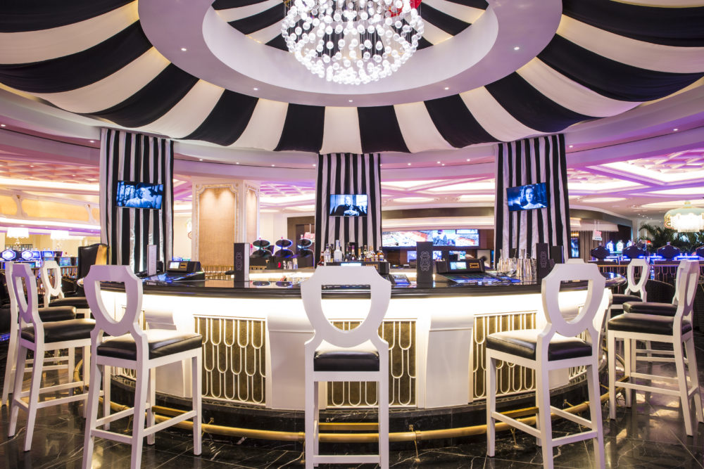 NASGH_P237_Bar_Noir-1000x667 - Tu siguiente escape caribeño: Grand Hyatt Baha Mar