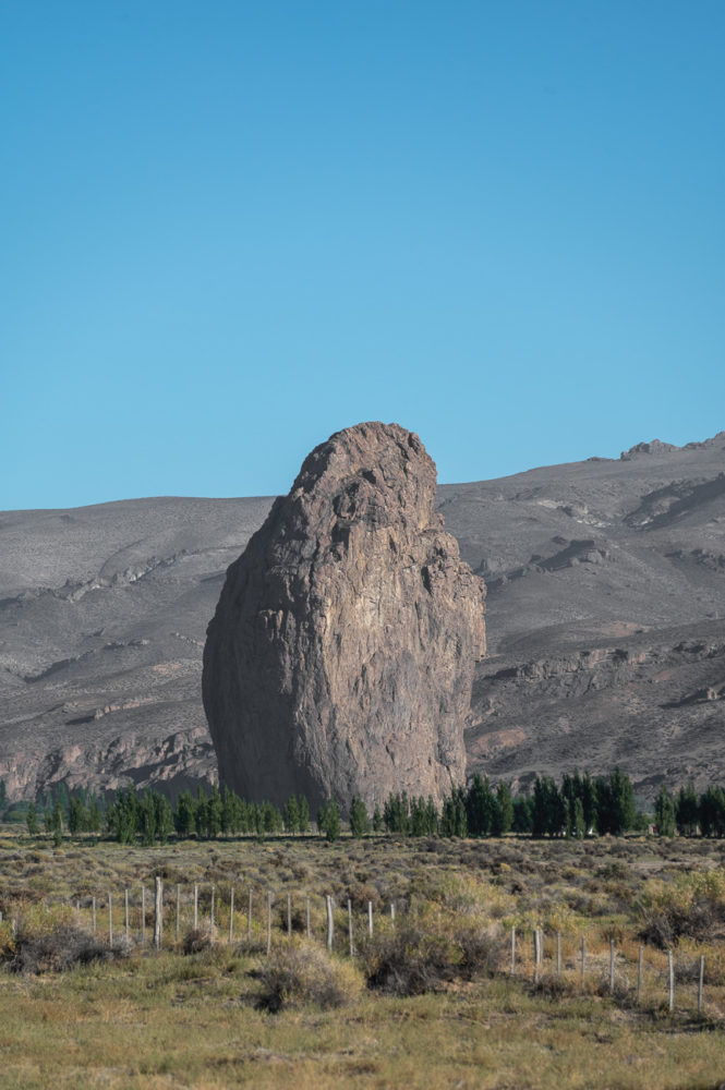 area-natural-protegida-Piedra-Parada-Chubut-Meseta-Central-Patagonia-argentina-Marck-Gutt-665x1000 - Chubut de mar a montaña: ruta entrañable por la Patagonia argentina