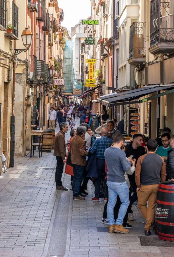 calle-laurel-logrono-680x1000 - Escapadas de enero en España para empezar el año con calma
