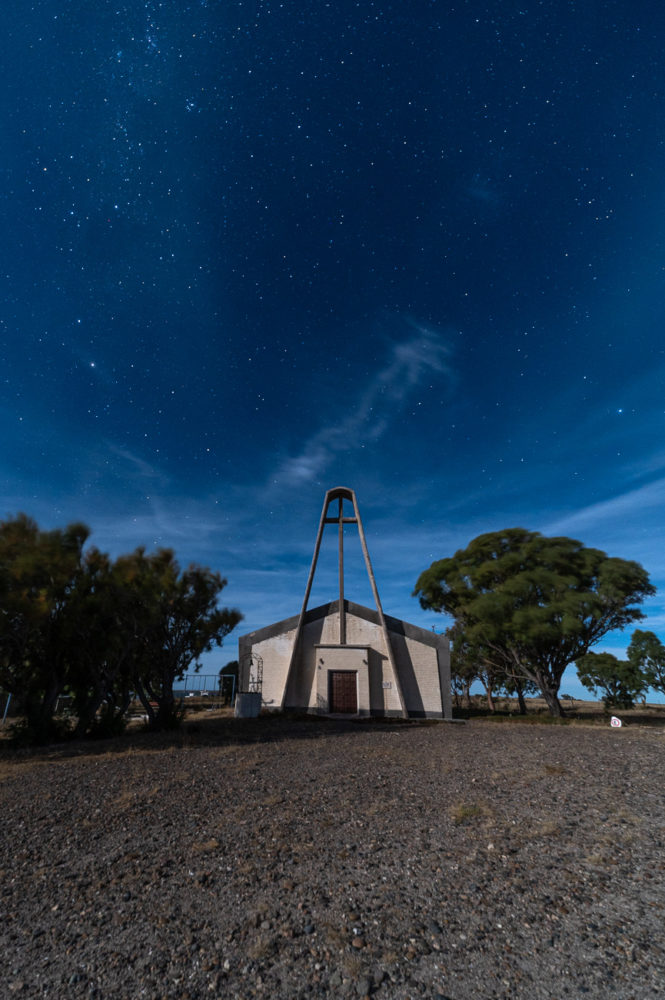 campamento-alguero-iglesia-Bahia-Bustamente-Lodge-Chubut-Patagonia-argentina-Marck-Gutt-665x1000 - Chubut de mar a montaña: ruta entrañable por la Patagonia argentina
